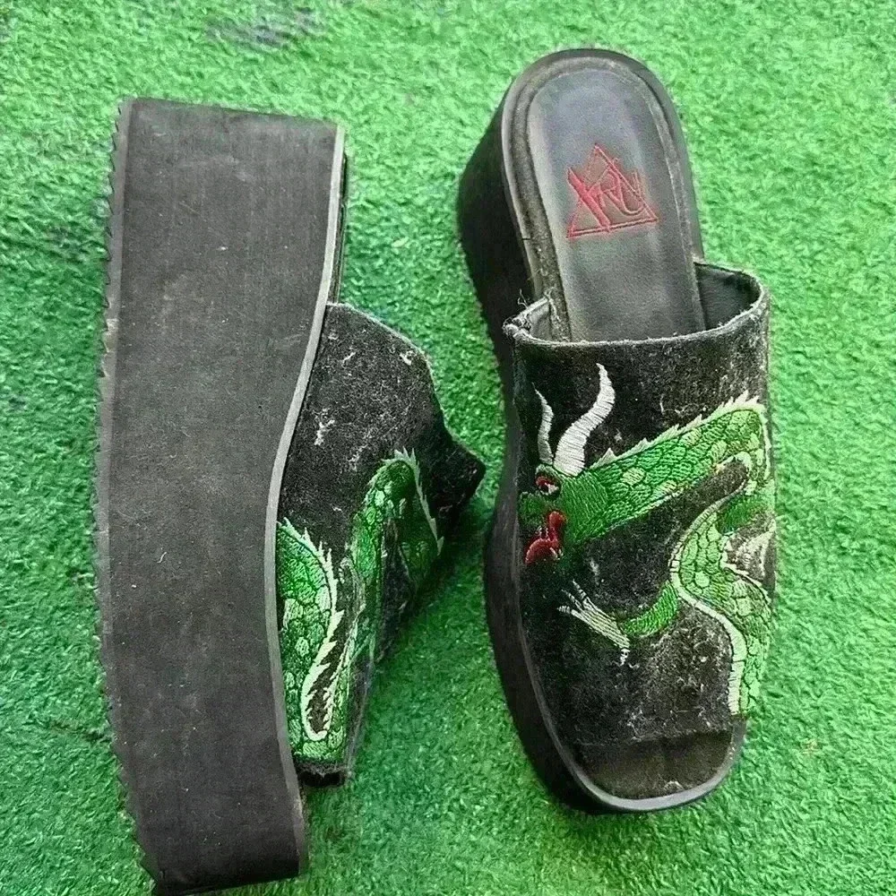 YRU Shoes